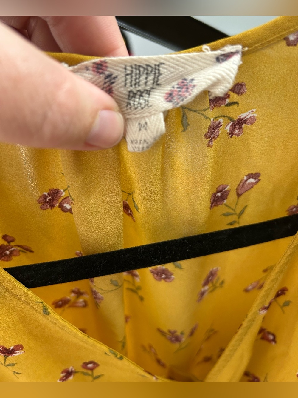 Hippie Rose Women Med long-sleeve Mustard yellow floral blouse, V-neck,pendulum - Picture 3 of 8